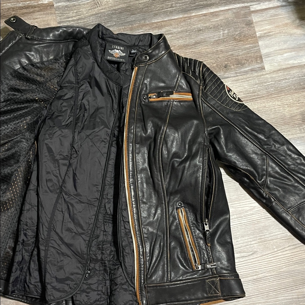 Women’s Black Quilted Jacket - Picture 2 of 8